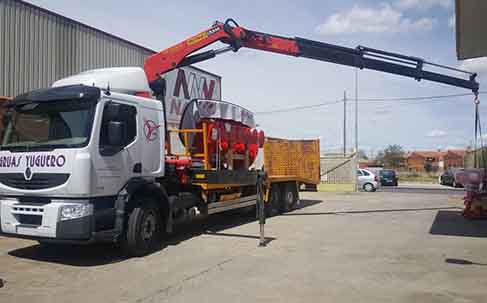 camiones con grua o pluma